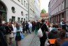 Über 100 Leute kamen um Brecht die Ehre zu erweisen